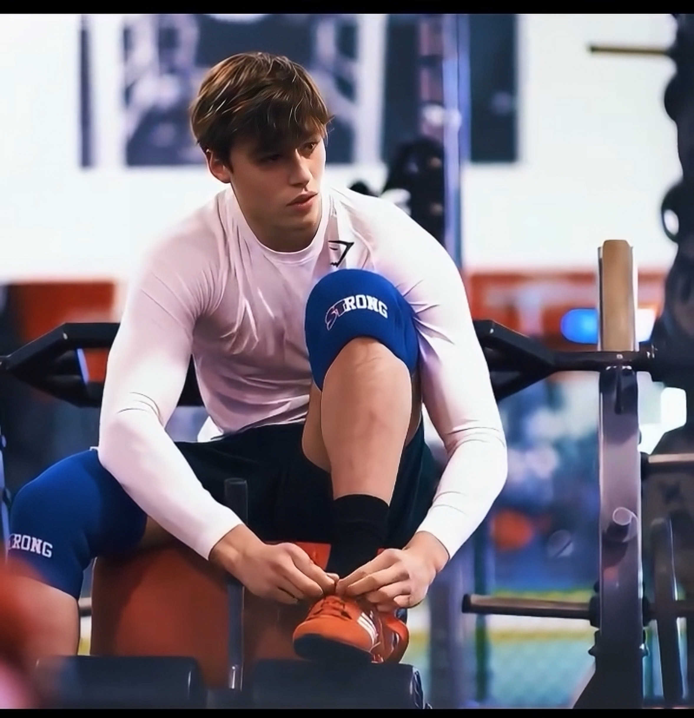 Phantom V4 longsleeve белый